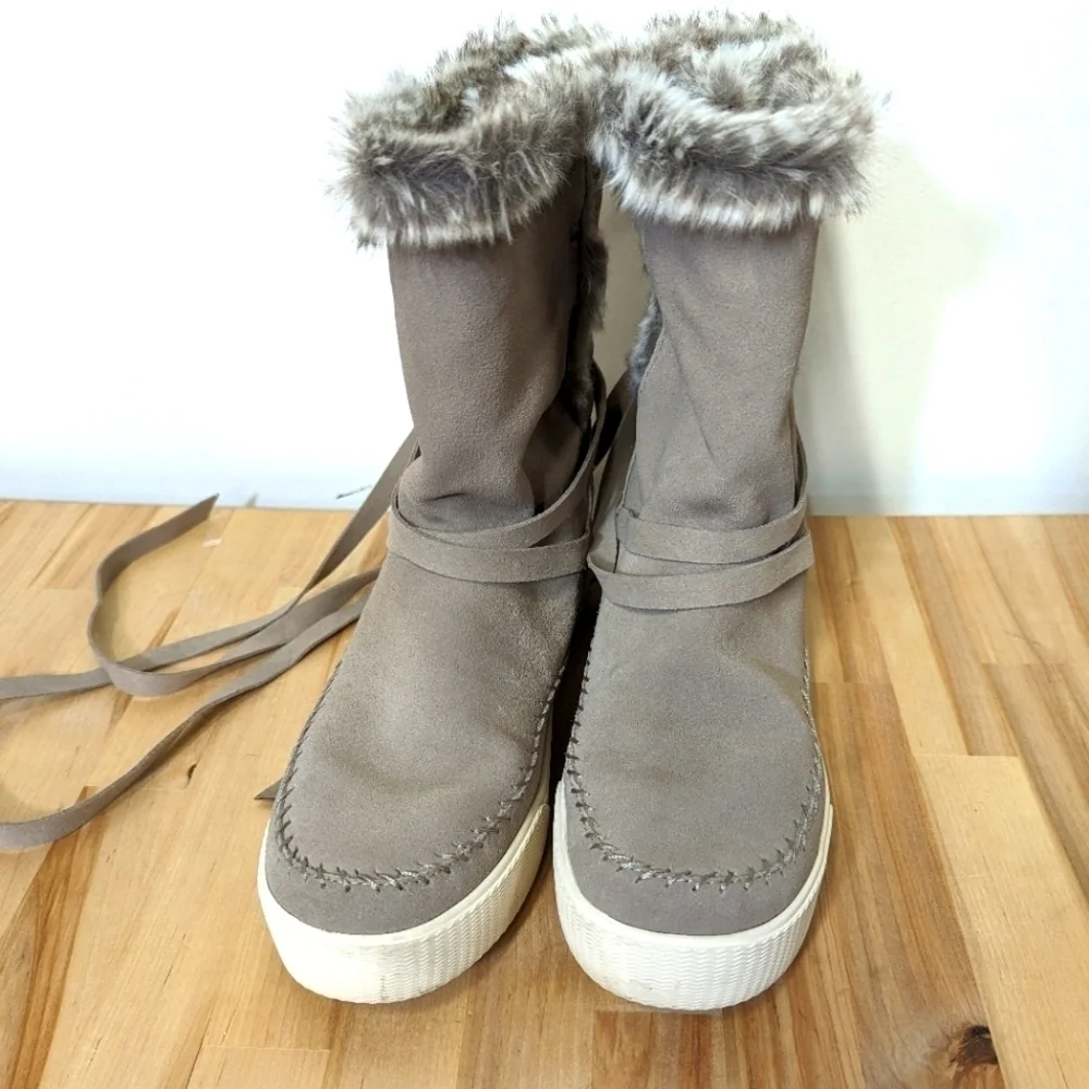 TOMS Vista Desert Taupe Suede Boots with Faux Fur and Ties 8